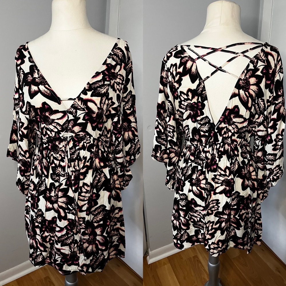 Cinched waist, quarter sleeve mini dress